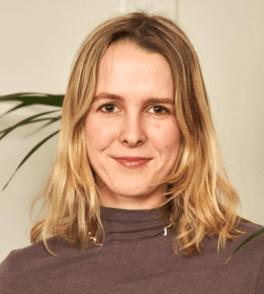 Poppy  Russell